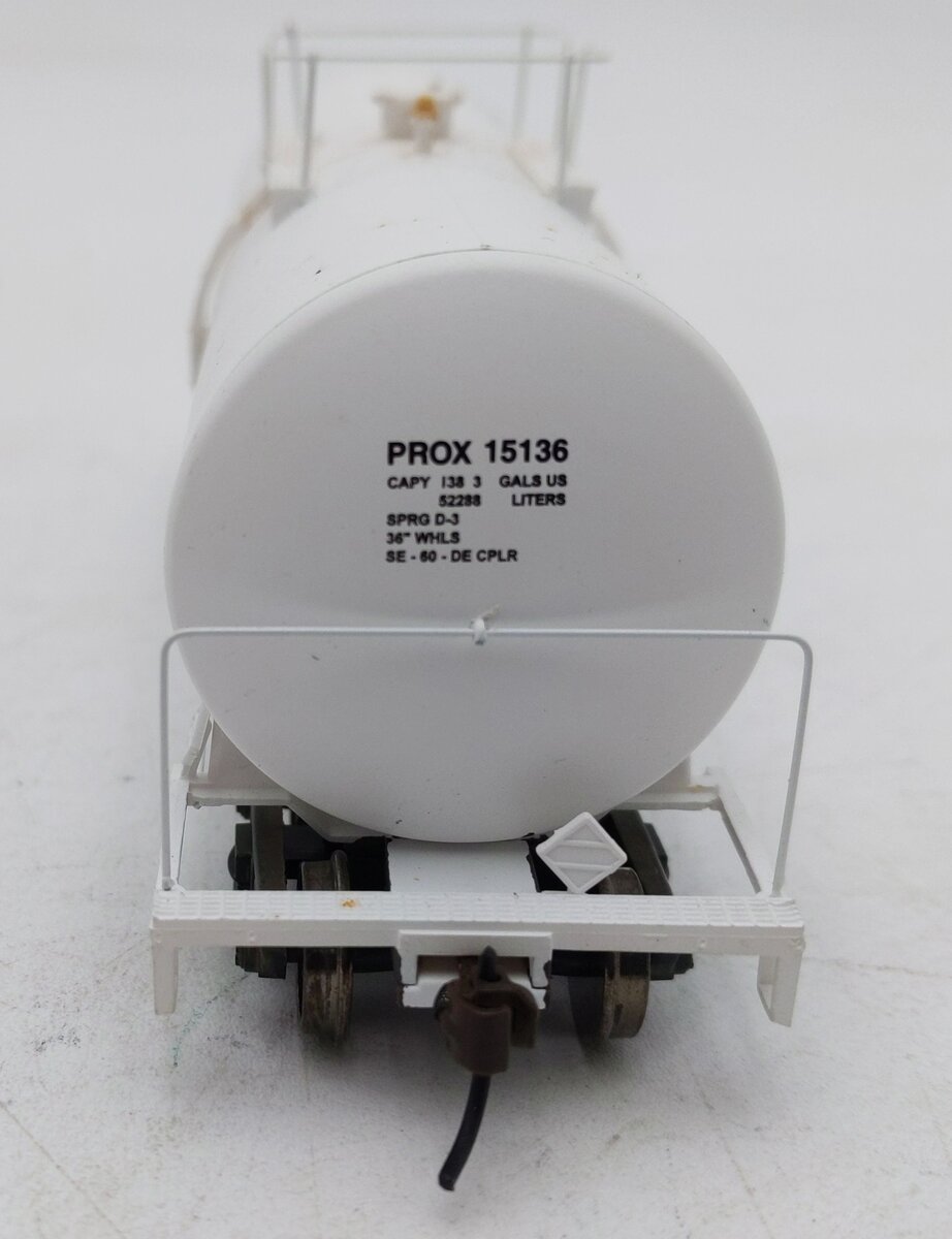 Walthers 932-7224 HO Scale Procor UTLX 16K Gal Flow Funnel Tank Car #15136 EX/Box