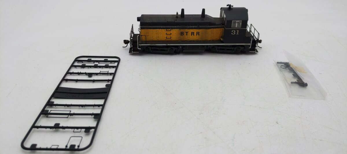 Kato 37-10C HO Scale BTRR 2 Diesel Locomotive #31 Weathered
