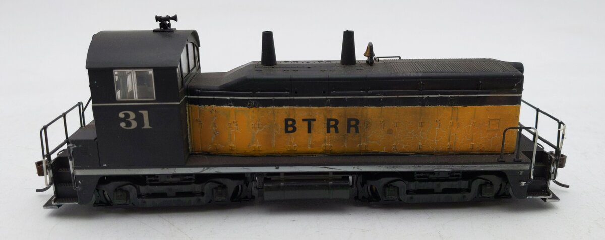 Kato 37-10C HO Scale BTRR 2 Diesel Locomotive #31 Weathered