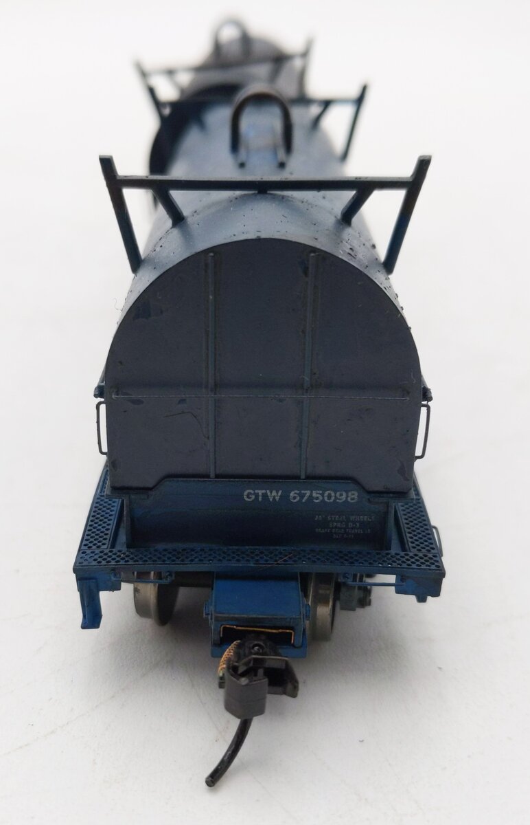 Walthers 932-42160 HO Scale Cushion Coil Car GTW #2 Weathered/Box