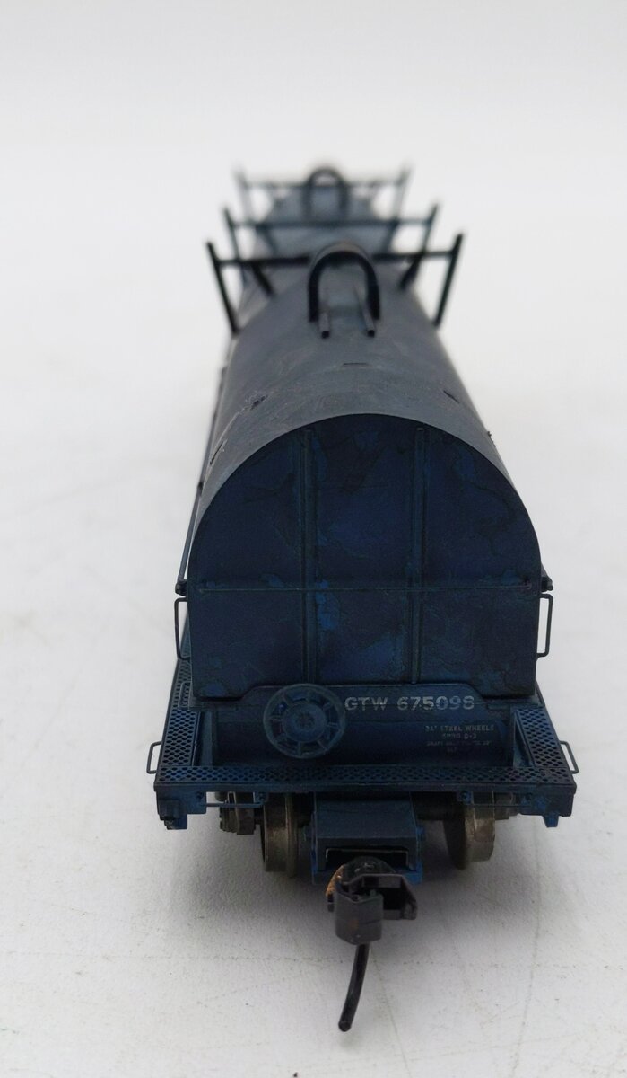 Walthers 932-42160 HO Scale Cushion Coil Car GTW #2 Weathered/Box