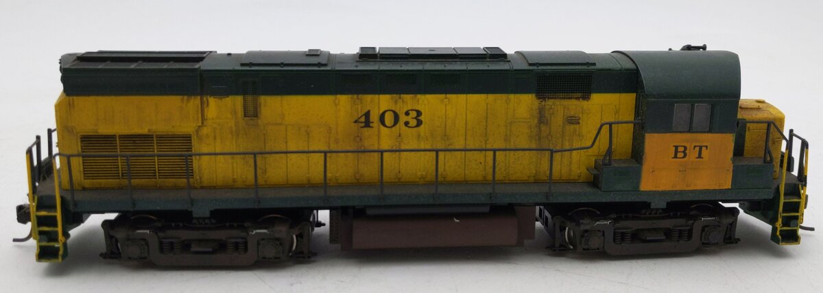 Atlas 8033 HO C&NW Alco C-425 Diesel Locomotive #403 Weathered/Box