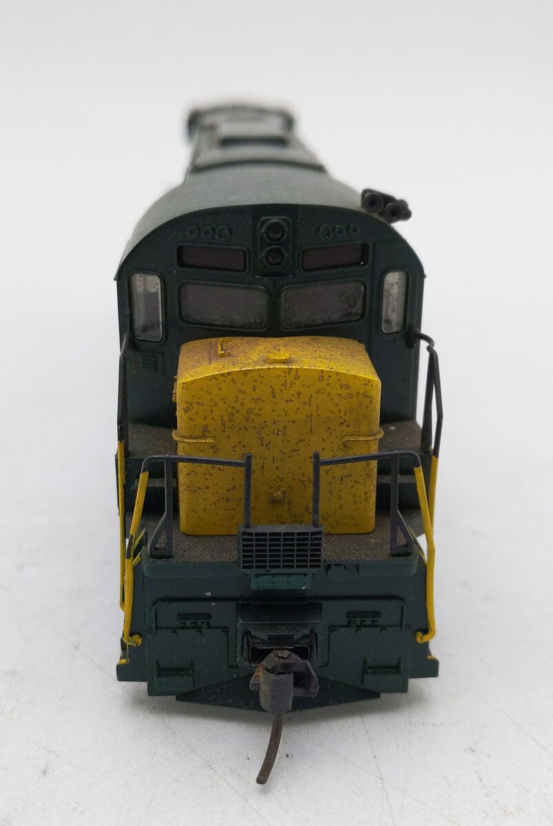 Atlas 8033 HO C&NW Alco C-425 Diesel Locomotive #403 Weathered/Box