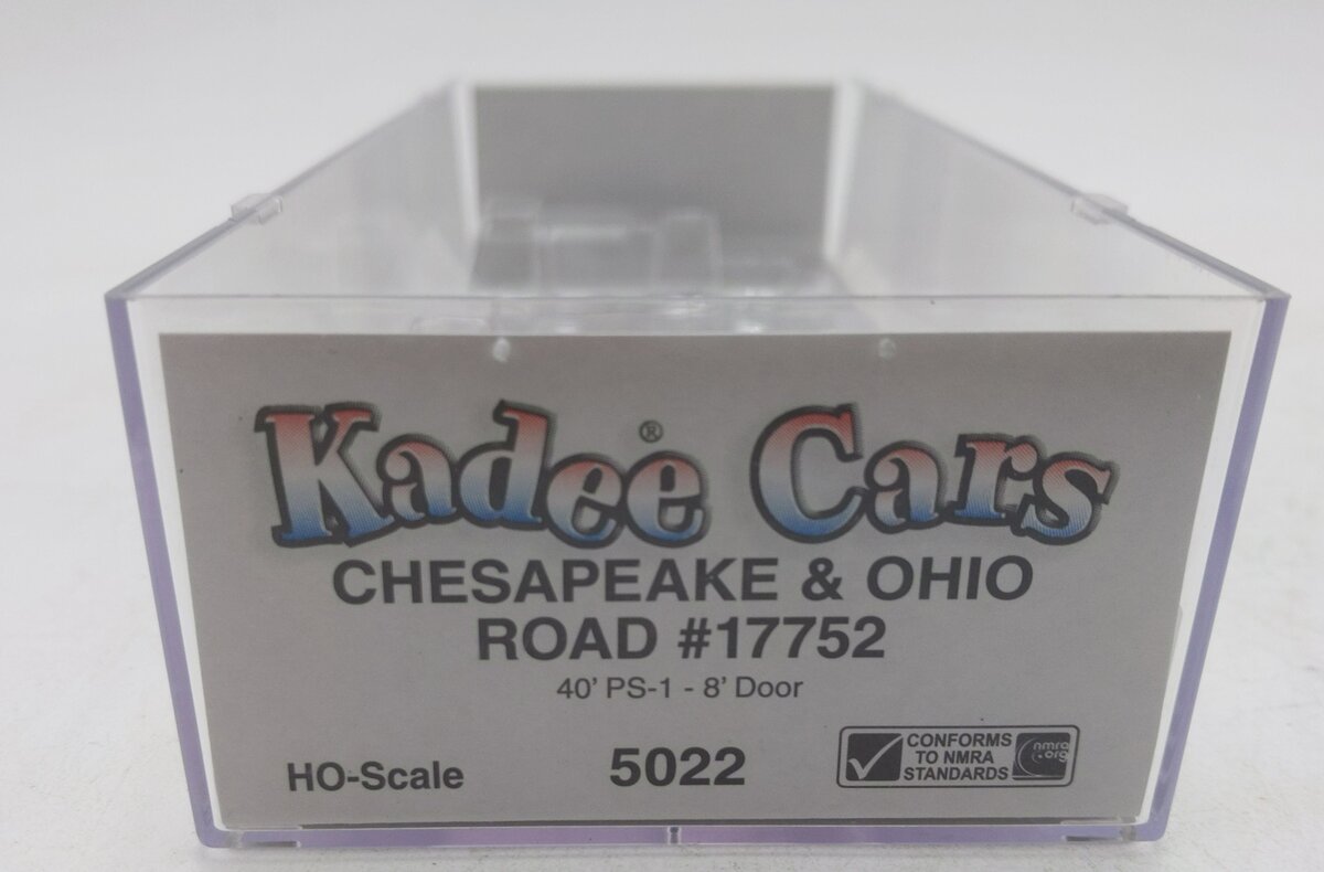 Kadee 5022 HO Chesapeake & Ohio Ready to Run 40' PS-1 Boxcar with 8' Door #17752