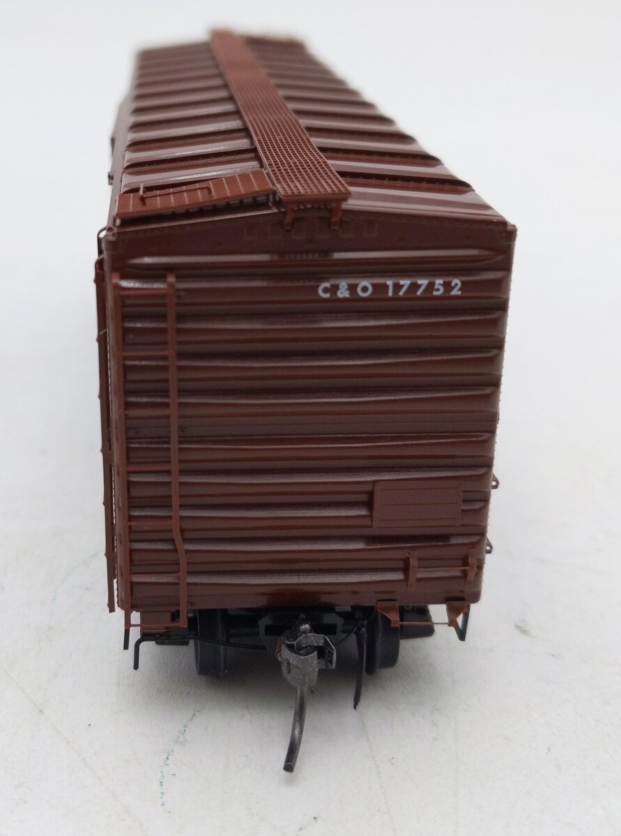 Kadee 5022 HO Chesapeake & Ohio Ready to Run 40' PS-1 Boxcar with 8' Door #17752