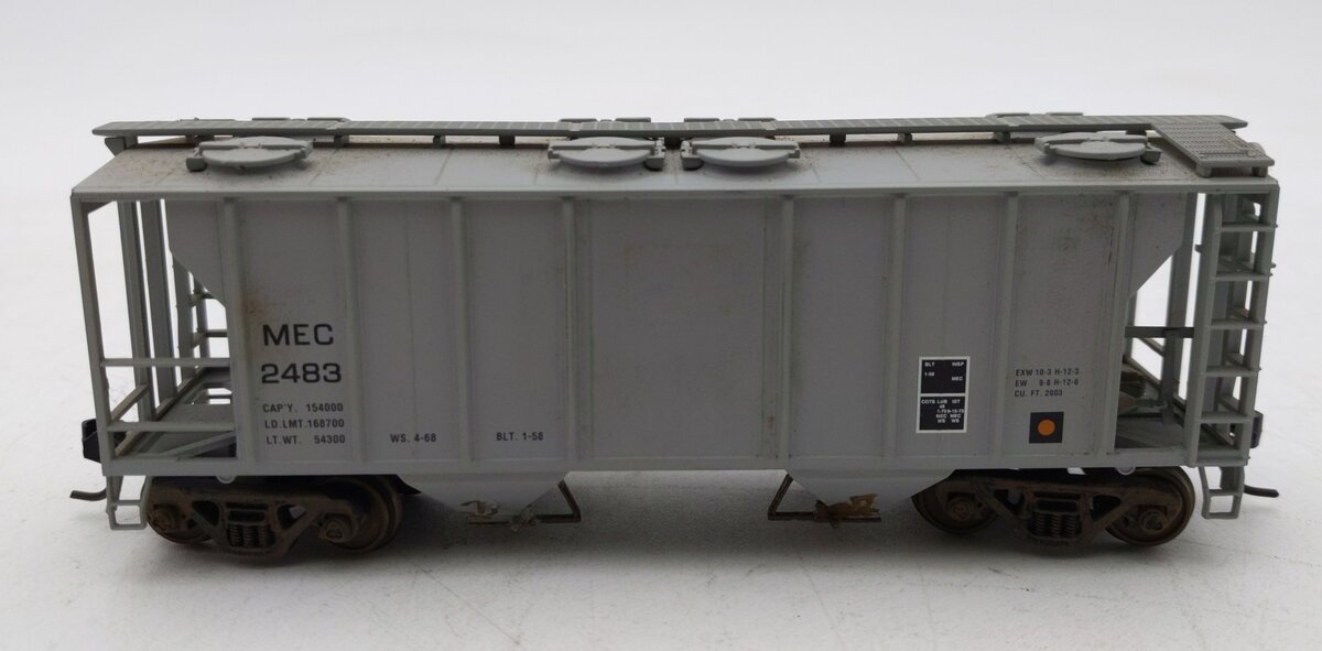 Atlas 1818 HO Scale Maine Central PS-2 2-Bay Covered Hopper #2483/Box