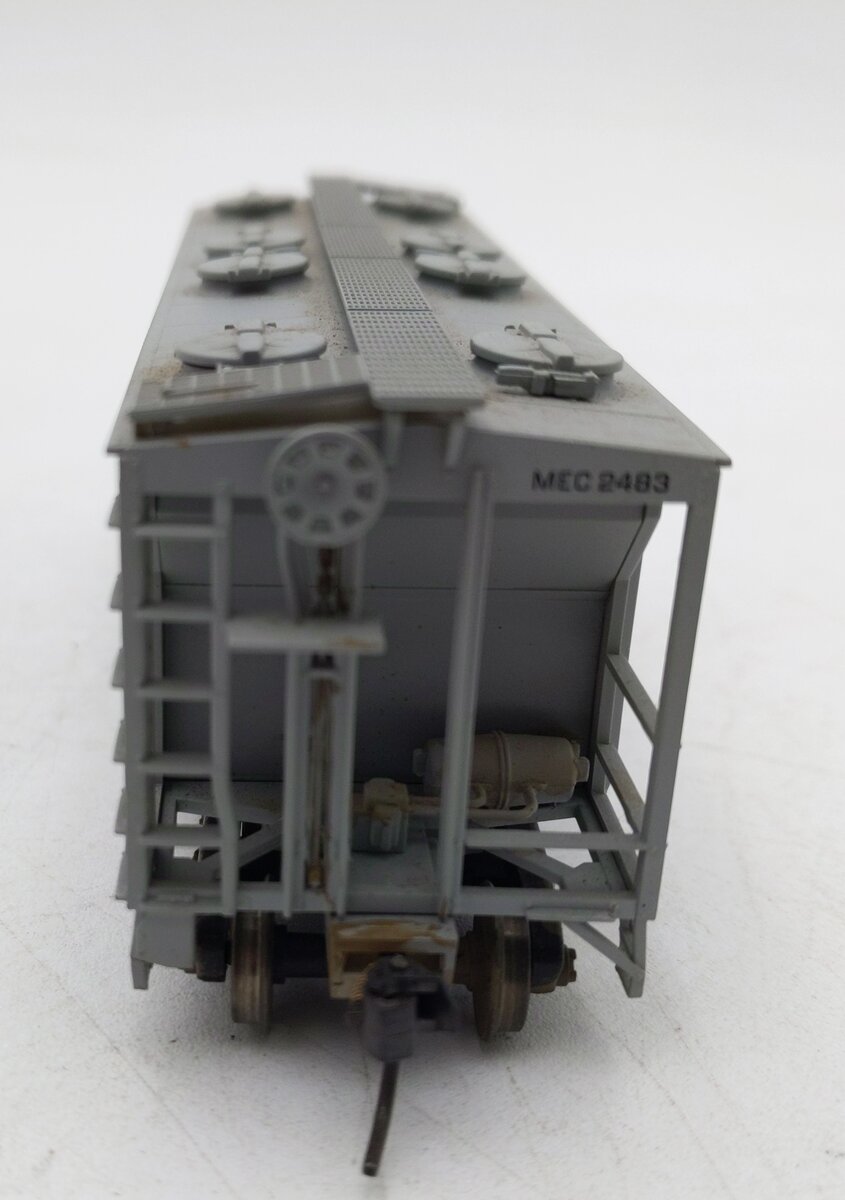Atlas 1818 HO Scale Maine Central PS-2 2-Bay Covered Hopper #2483/Box