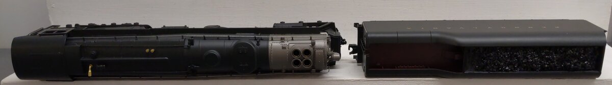 Lionel 6-18010 O PRR 6-8-6 Turbine Steam Locomotive & Tender with RS #6200 EX/Box