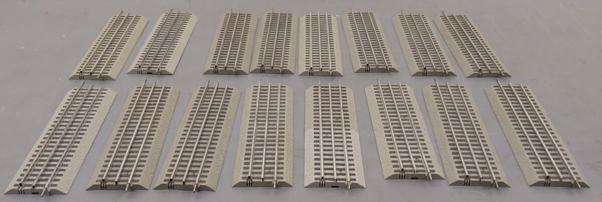 Lionel 10 Inch Straight Track [16] EX