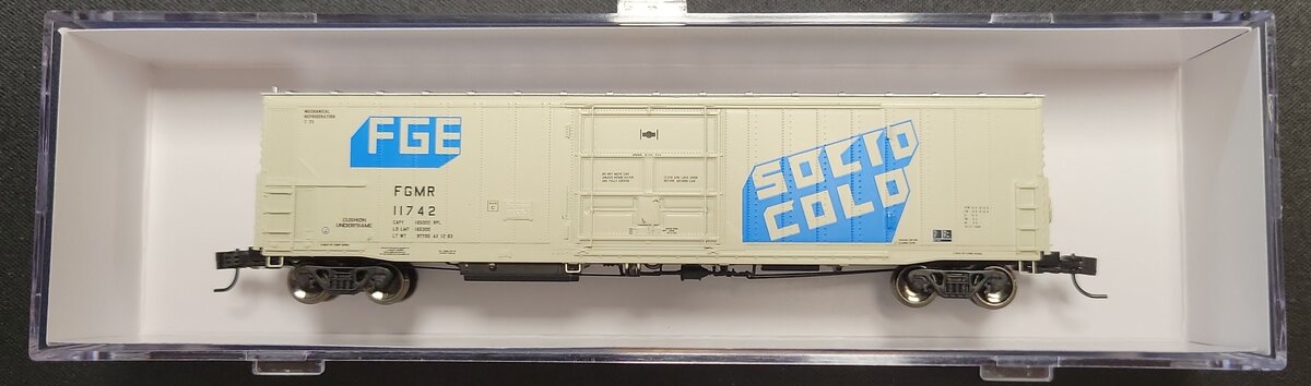 Athearn 24612 N Fruit Growers Express FGE 57' Mechanical Reefer #11742