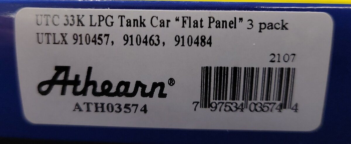 Athearn 3574 N UTLX 33,900-Gallon LPG Tank/Flat #2 (Set of 3)