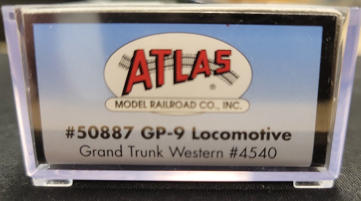 Atlas 50887 N Scale Grand Truck Western GP9 Diesel Locomotive #4540 w/DCC LN/Box