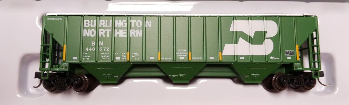Atlas 50005916 N BNSF Trainman Thrall 4750 Covered Hopper #448572
