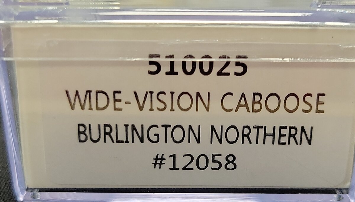 Rapido Trains 510025 N Burlington Northern Wide Vision Caboose #12058 LN/Box