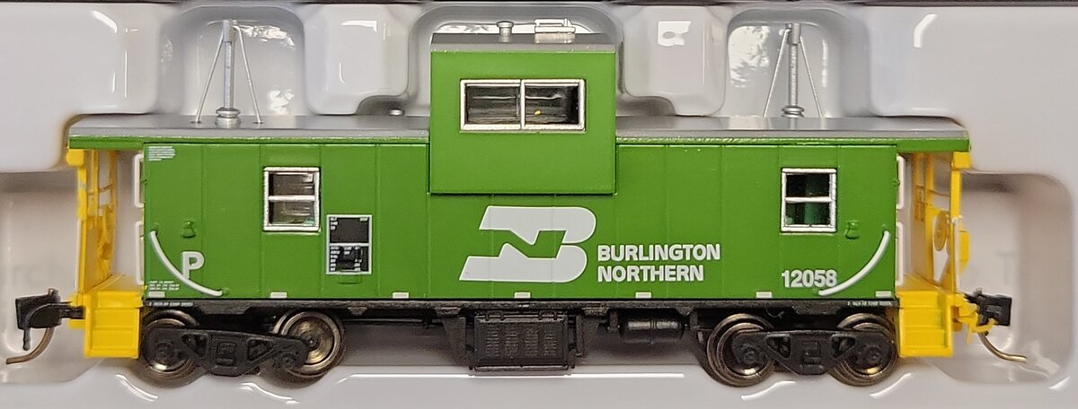 Rapido Trains 510025 N Burlington Northern Wide Vision Caboose #12058 LN/Box