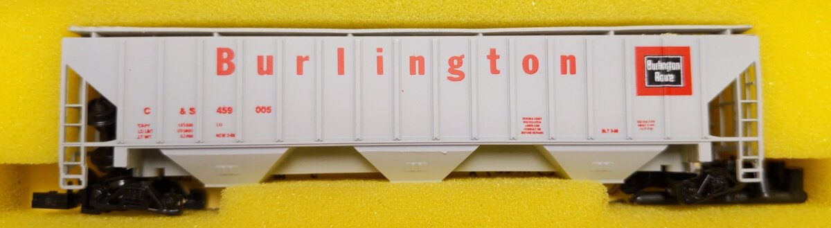 Precision Masters 1529 N Scale Burlington 3-Bay Covered Hopper #459005 LN