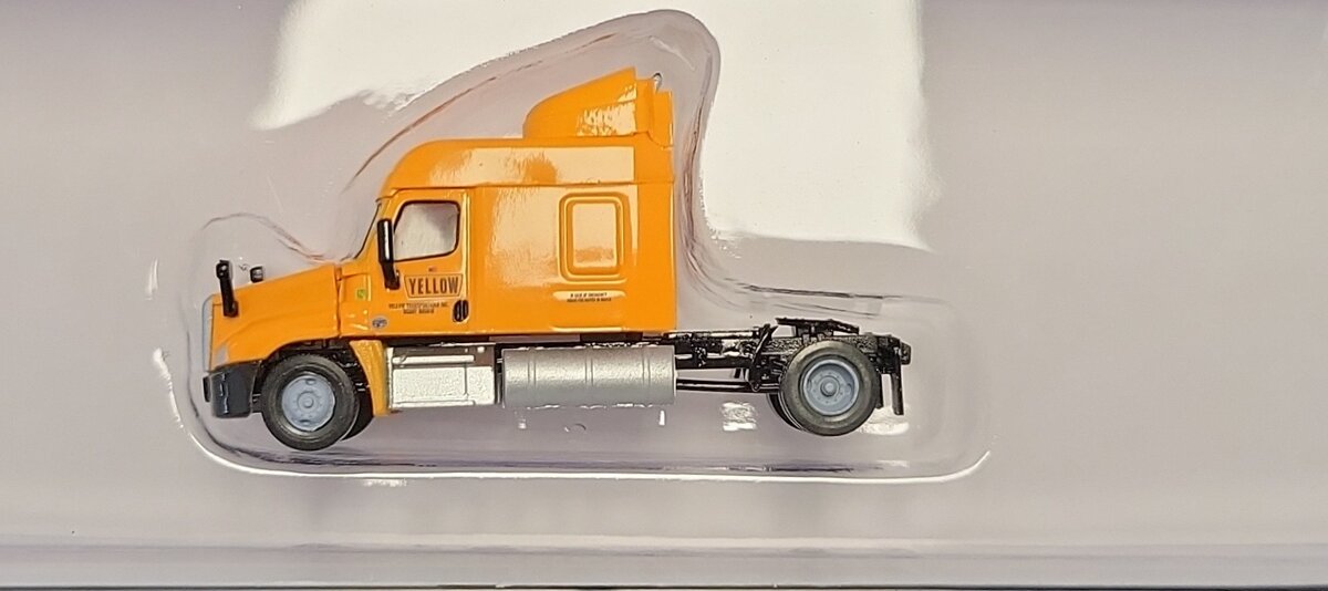 Trainworx Inc 42585-01 N LTL Trucks - Yellow Freightliner Tractor #34909