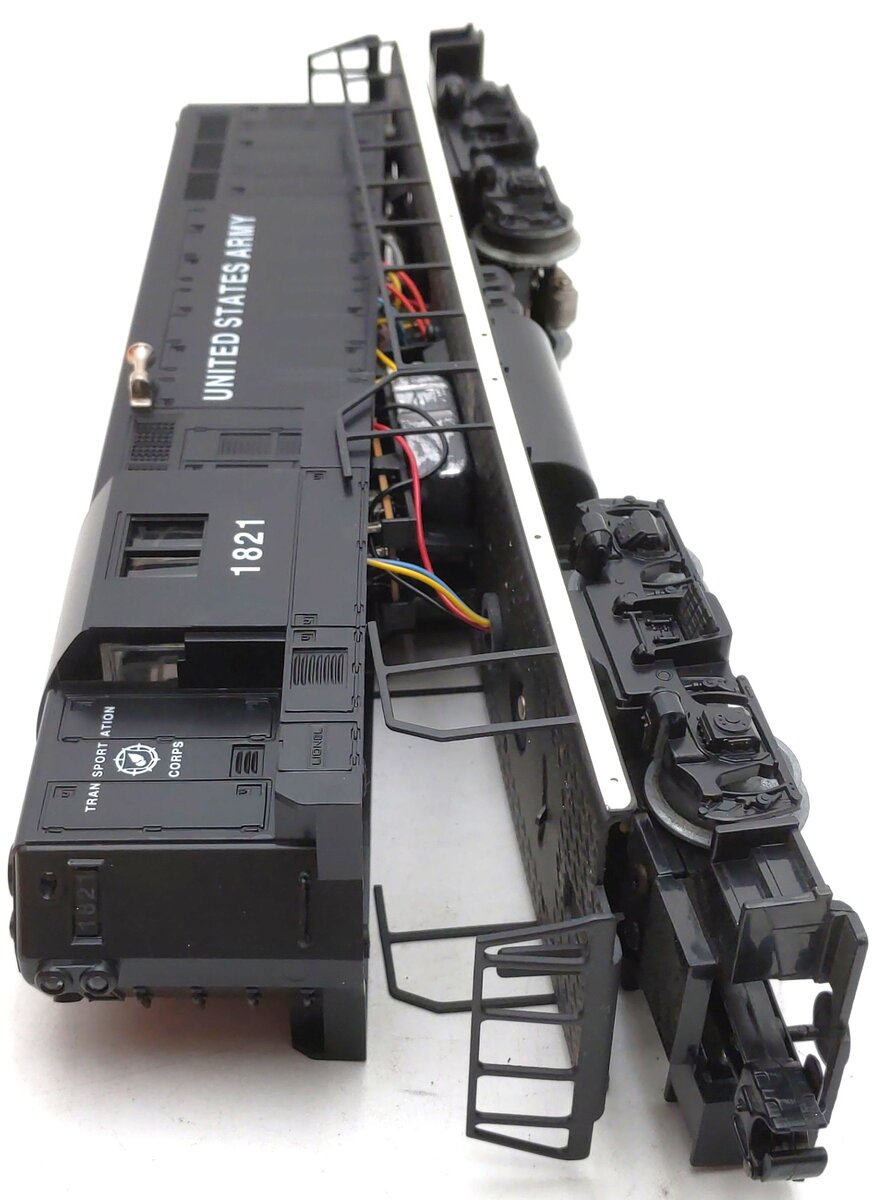 Lionel 6-18840 O Gauge U.S. Army GP-7 Diesel Locomotive #1821 VG/Box
