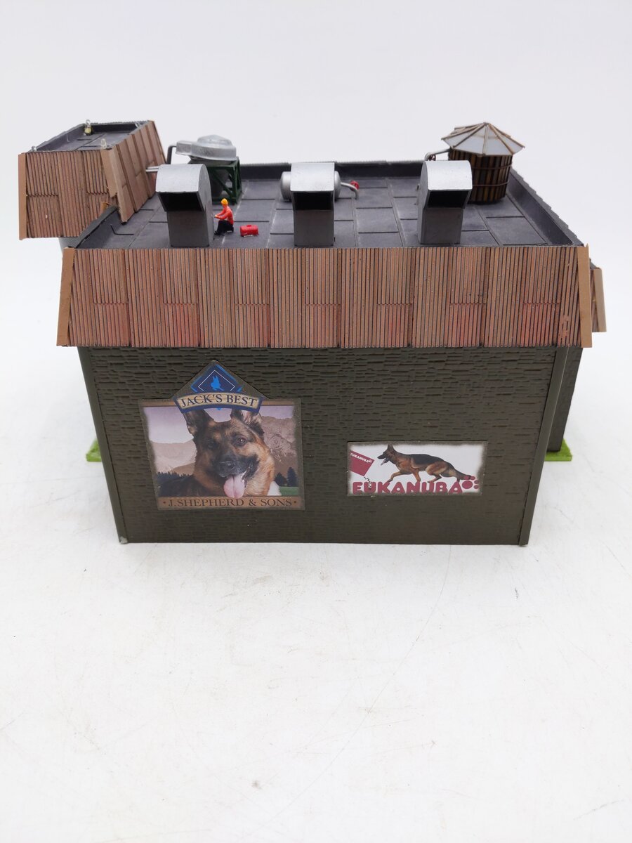 Menards 2795023 HO Scale J. Shepherd & Sons Dog Food Factory VG