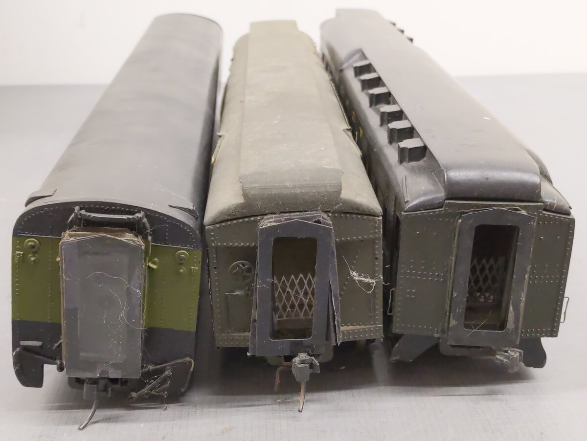 O Scale Assorted Passenger Cars (3) - 2-Rail - Painted
