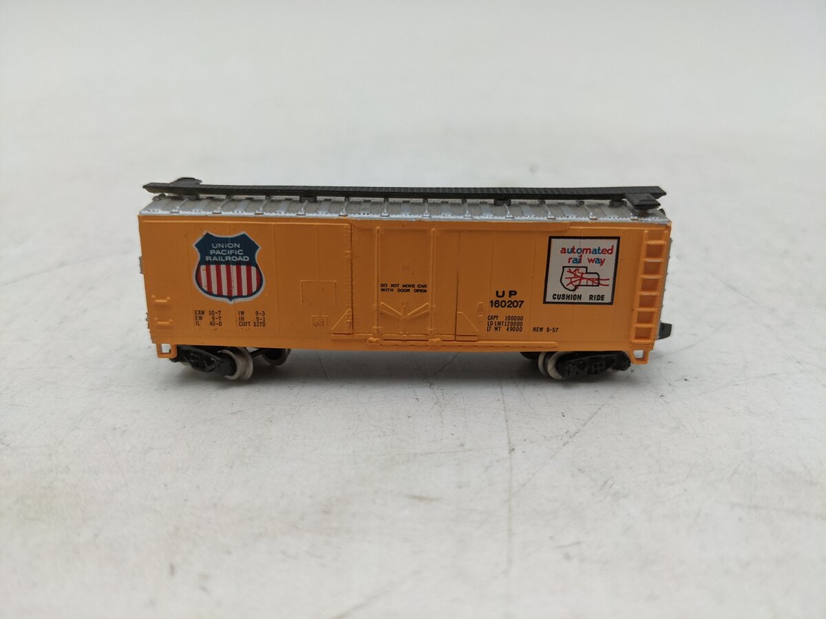 Bachmann 73661 N Scale Union Pacific 40' Plug Door Boxcar #160207 EX
