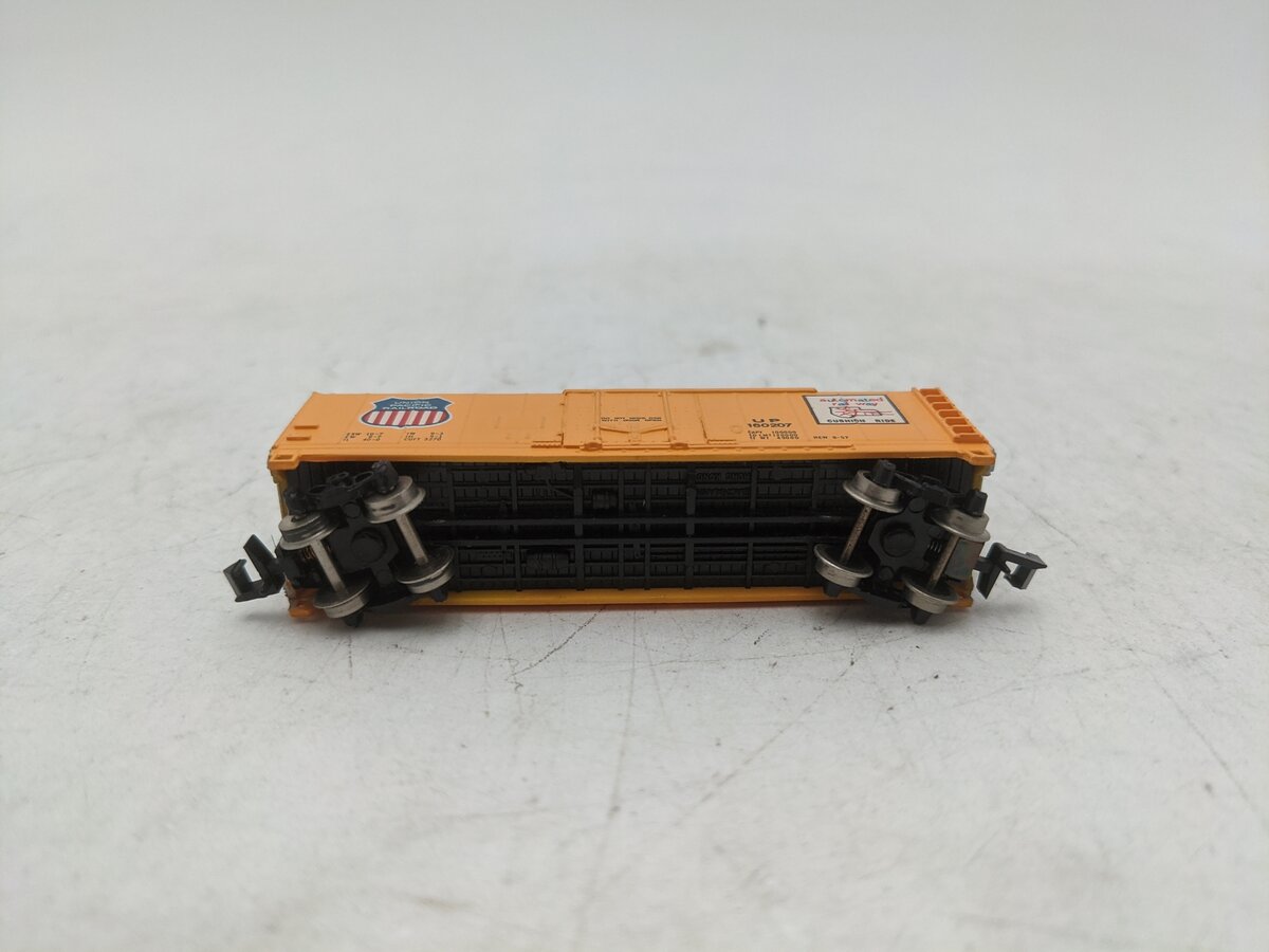 Bachmann 73661 N Scale Union Pacific 40' Plug Door Boxcar #160207 EX