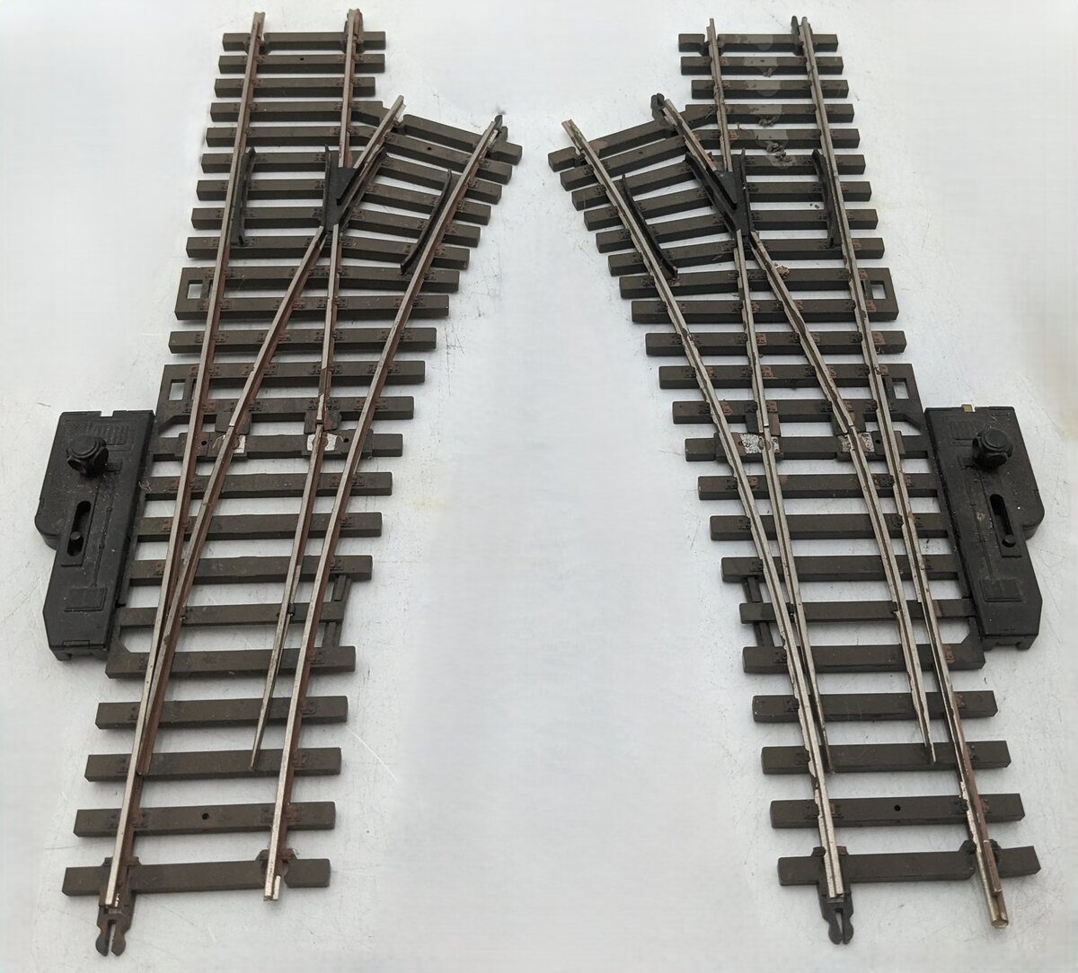 Atlas 6023/6024 O Manual Left & Right Hand Switch Turnouts (2) - (2-Rail)