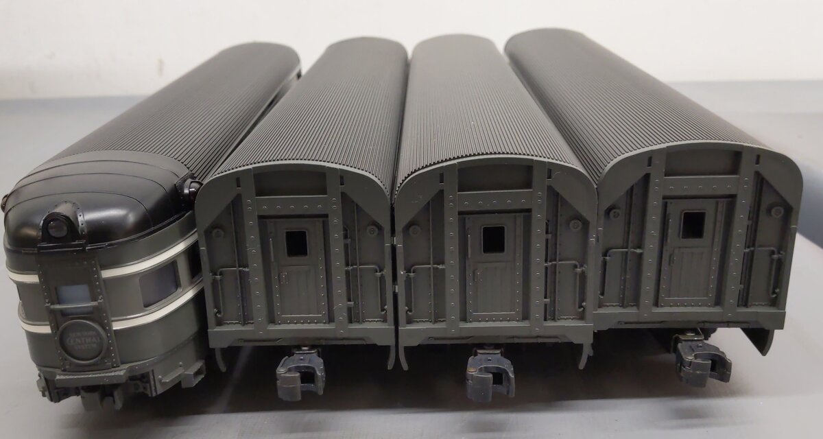 Lionel 6-19171 O Gauge New York Central Streamlined 4-Car Passenger Set LN/Box