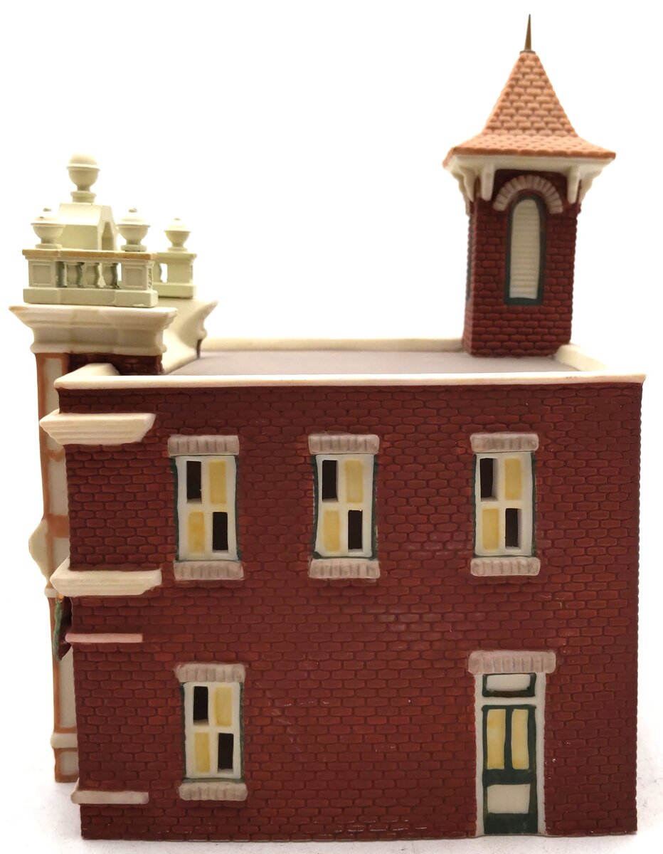 Dept 56 5352-0 Disney Parks -Fire Department LN/Box