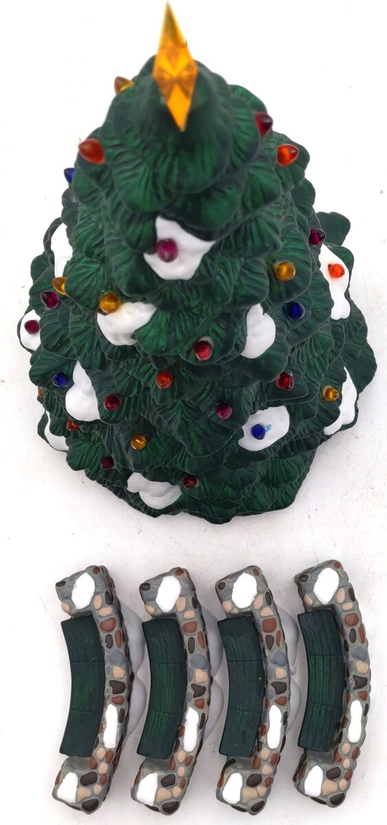 Dept 56 5565-4 Heritage Village - Town Tree with Light EX/Box
