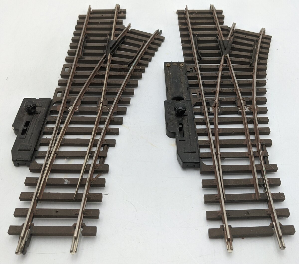 Atlas 6024 O Right Hand Manual Switch Turnouts (2) - (2-Rail)