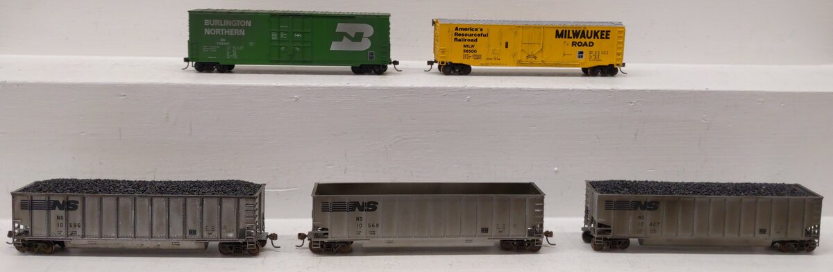 Walthers & Bachmann HO Assorted Freight- Hoppers & Box Cars #56500/748856(5) VG