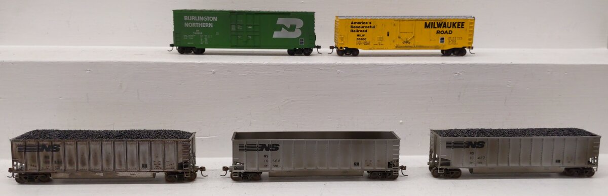 Walthers & Bachmann HO Assorted Freight- Hoppers & Box Cars #56500/748856(5) VG