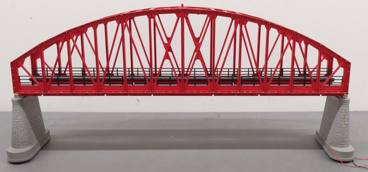 MTH 40-1115 O RealTrax Steel Arch Bridge with Operating Christmas Lights EX