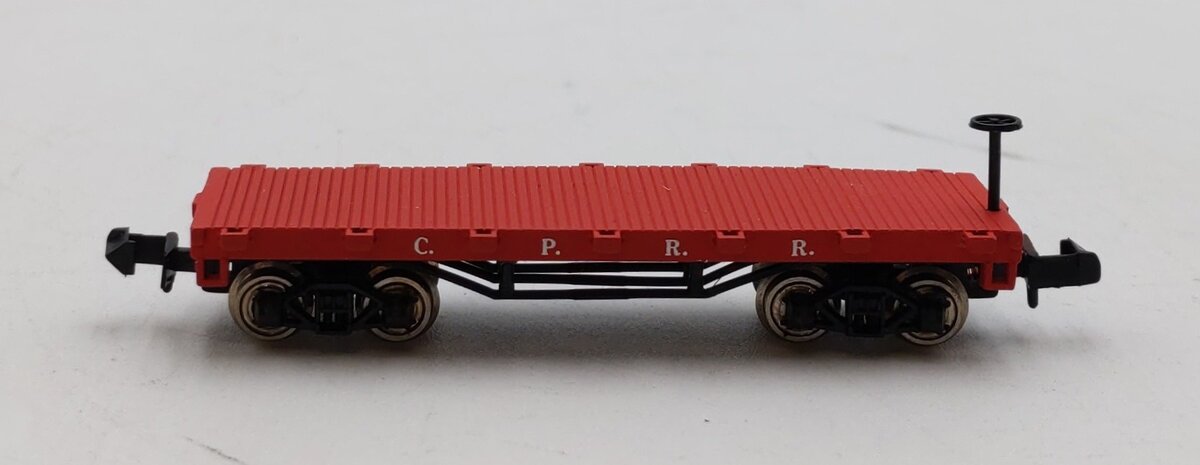 Bachmann 53-1051-24 N Scale 34' C.P. Flat Car With Stakes NIB