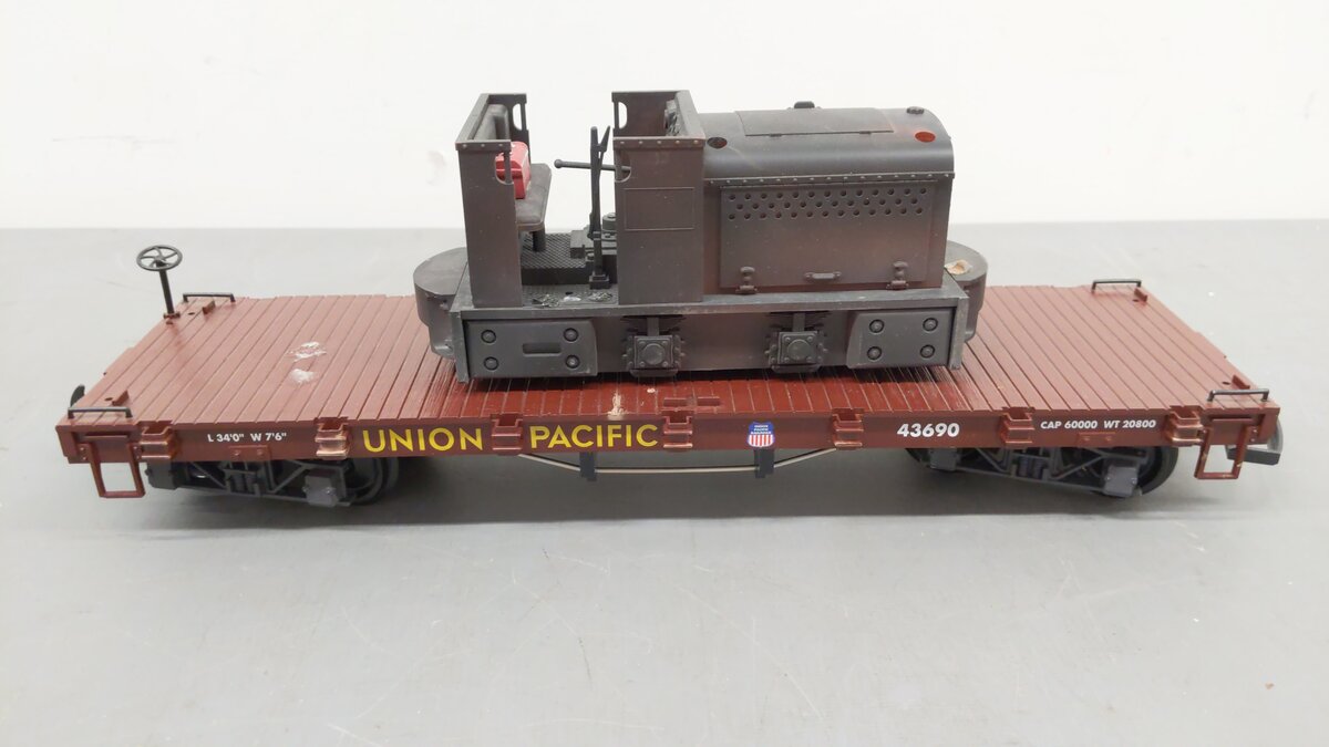 LGB 43690 Union Pacific Flatcar w/ MDC Switcher Locomotive/Box