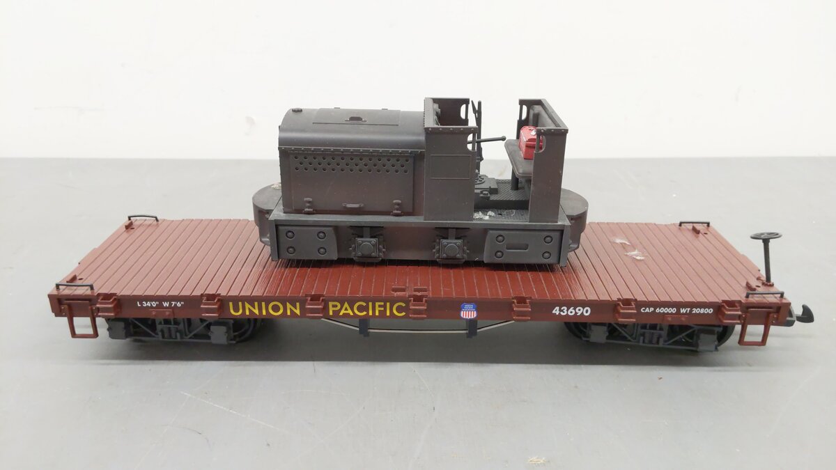 LGB 43690 Union Pacific Flatcar w/ MDC Switcher Locomotive/Box