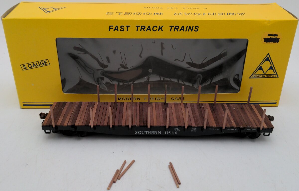 American models S Gauge Wooden Flatcar W/ Stakes #115110 EX/Box