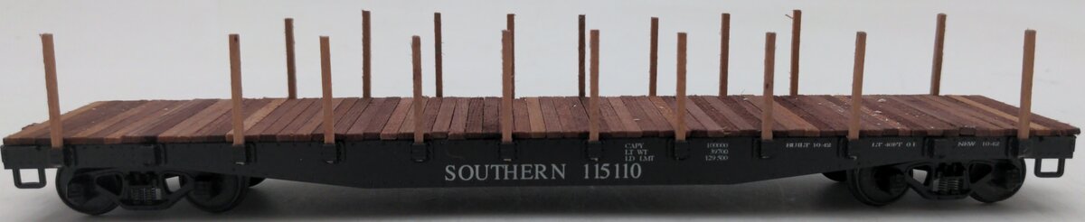 American models S Gauge Wooden Flatcar W/ Stakes #115110 EX/Box
