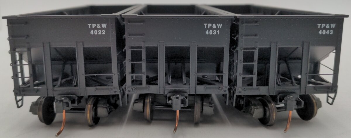 S-Helper Service 01124 S Gauge T.P.&W. Offset Hoppers 3-Pack EX/Box