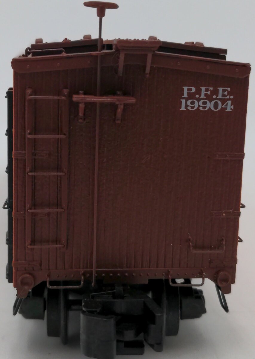 S-Helper Service 00567 S Gauge Pacific Fruit Express Reefer Car #19904 EX/Box