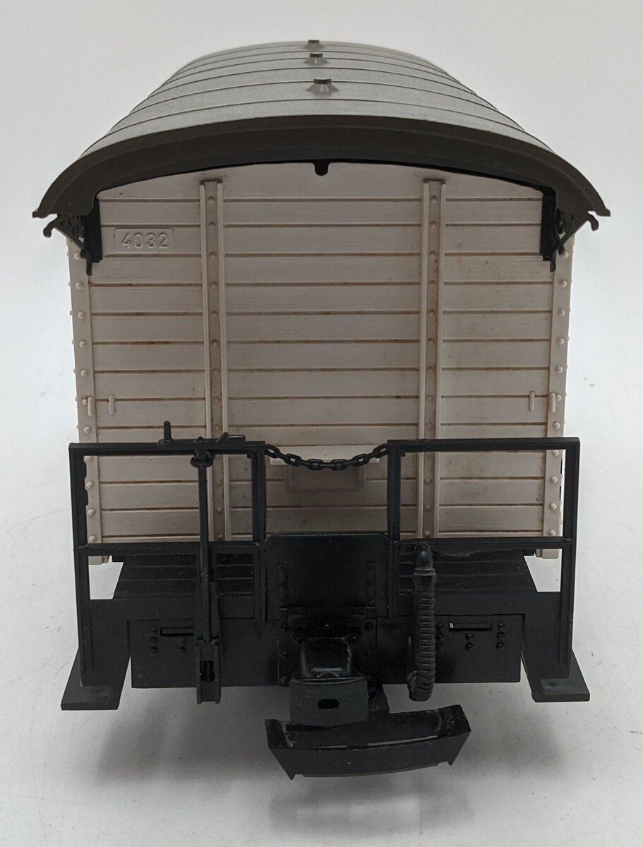 LGB 4032 G Scale Nestle Caboose (Metal Wheels) EX/Box