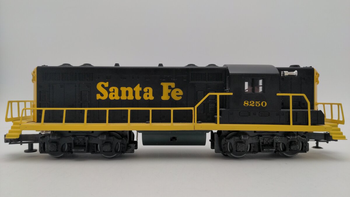 Lionel-Williams 6-8250 O Gauge CUSTOM Santa Fe GP9 Powered Diesel Engine #8250
