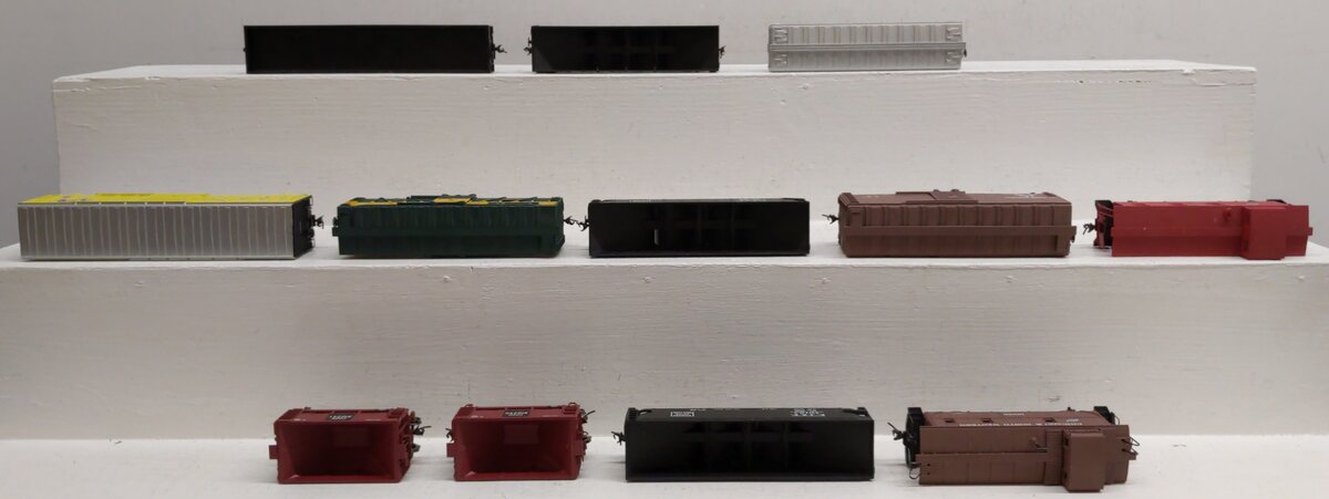 Atlas & Other HO Scale Assorted Freight Cars [12] VG