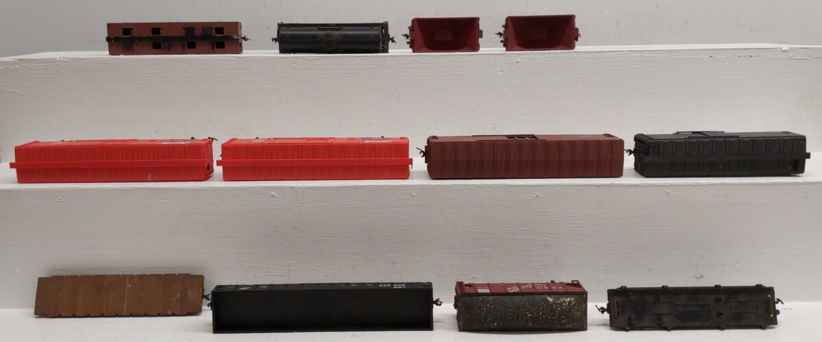 Atlas & Other HO Scale Assorted Freight Cars [12] VG