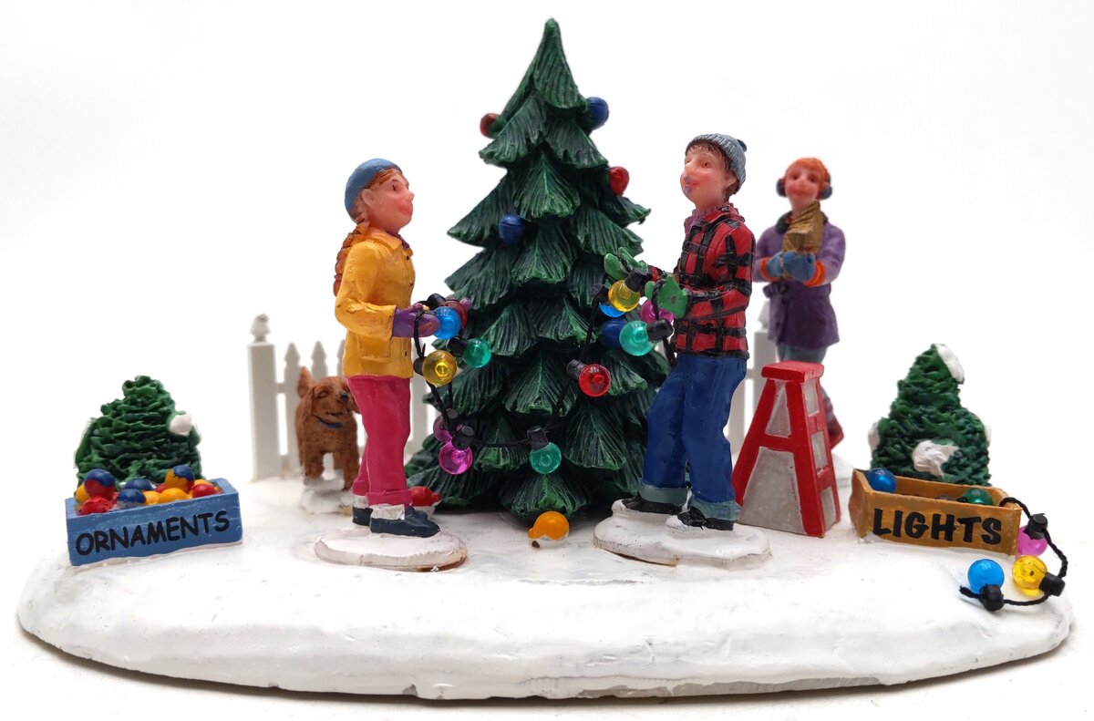 Lemax 93762 "Decorating Front Yard Tree" Table Accent LN/Box