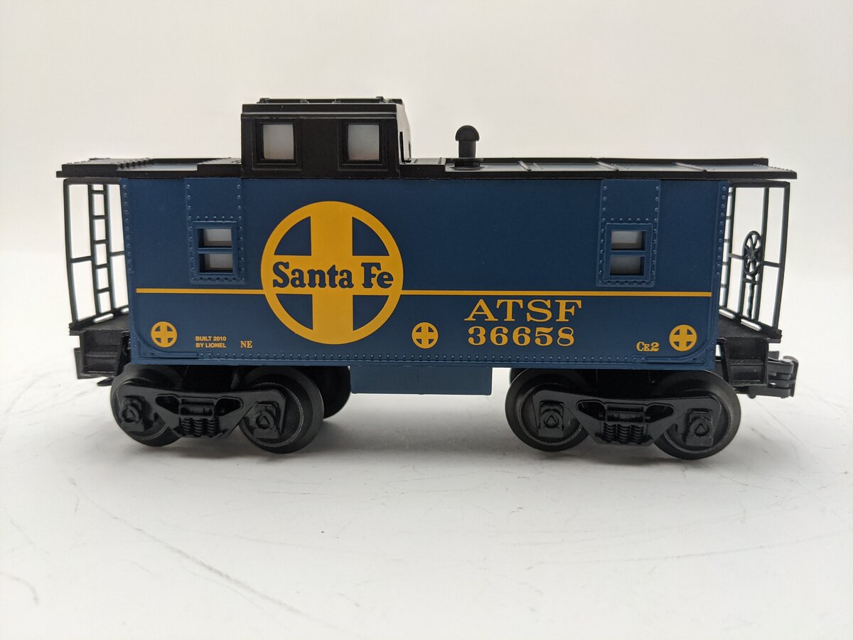 Lionel 6-36658 O Gauge Santa Fe Offset Cupola Illuminated Caboose #36658 EX