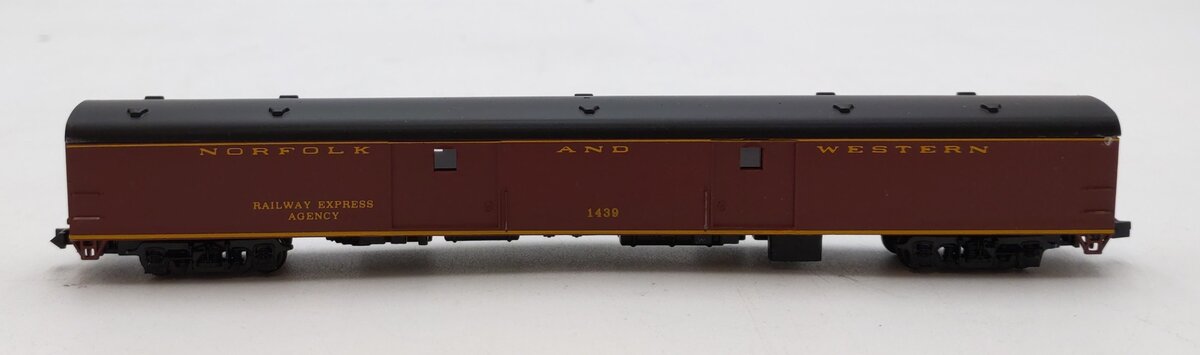 Con-Cor 0001-004681-6 N Scale MHC Boxcar Amtrak Phase 3 W./ PO. Logo #1478 NIB