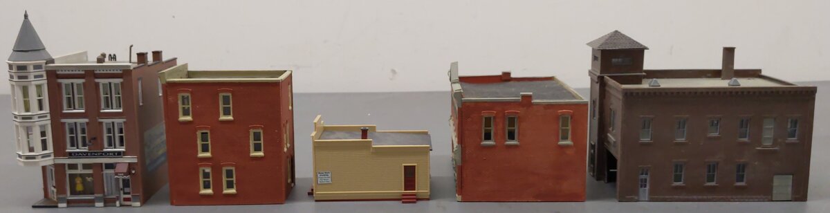 HO Scale Assorted Accessory Buildings [5] VG