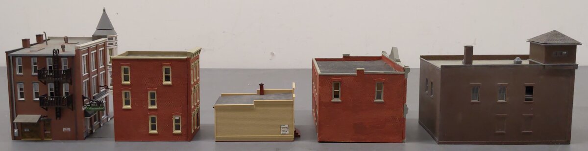 HO Scale Assorted Accessory Buildings [5] VG